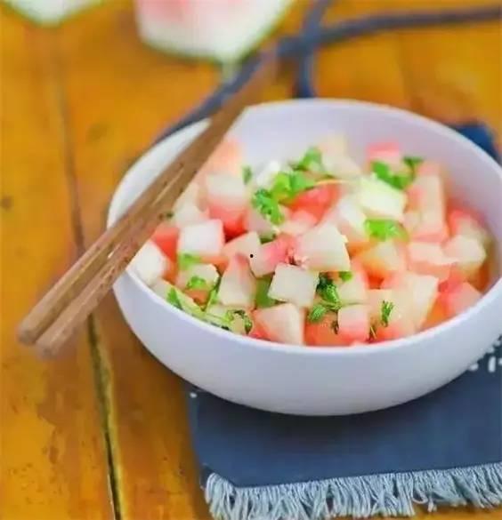 娱乐吃瓜酱酸菜的小说